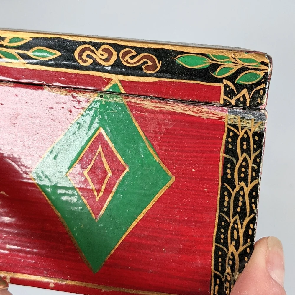 Vtg Foreside laquered hand painted ornament box